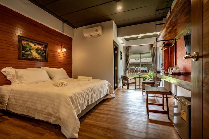 Ingmon House Hotel Chiang Mai Bagian luar foto