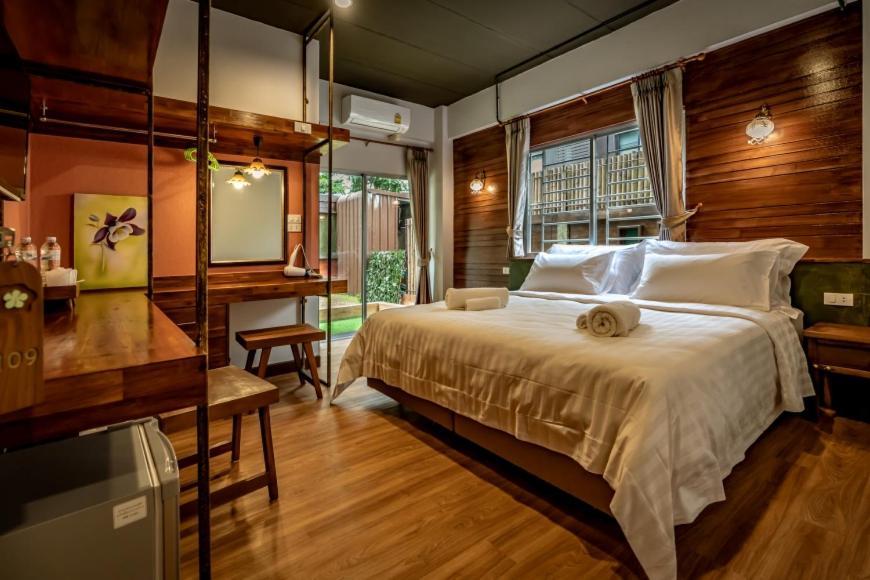 Ingmon House Hotel Chiang Mai Bagian luar foto
