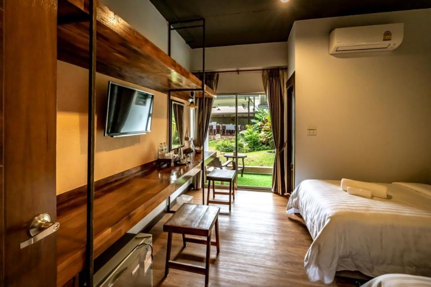 Ingmon House Hotel Chiang Mai Bagian luar foto